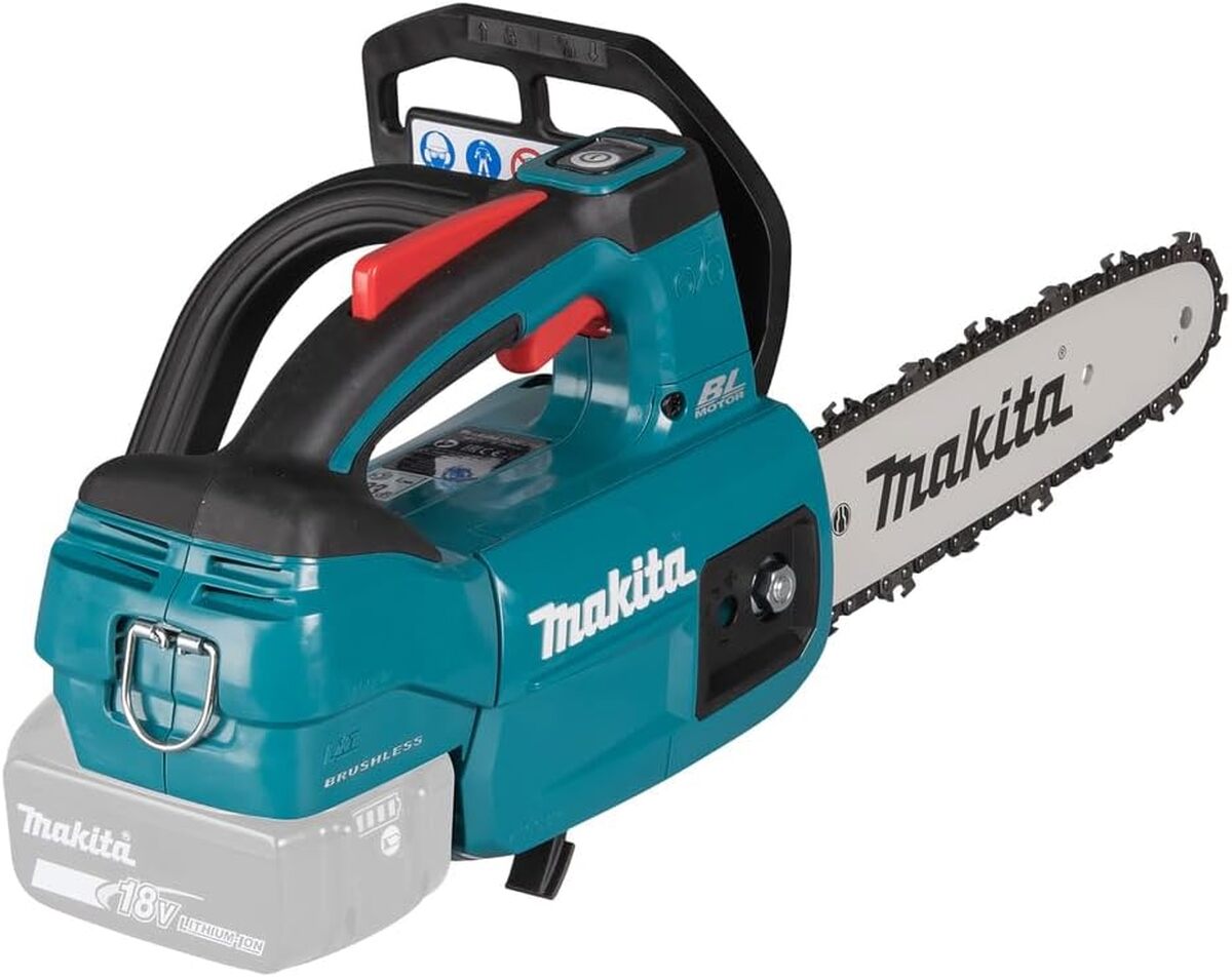 Test tronçonneuse Makita DUC254Z : puissance et précision