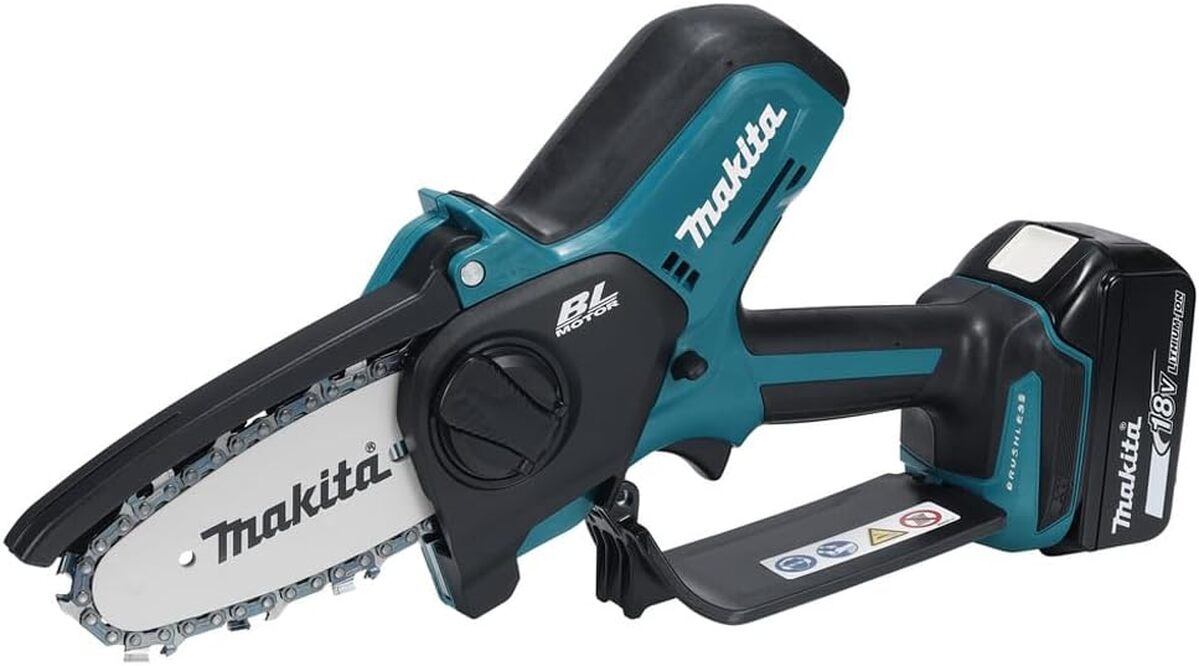 Test : tronçonneuse d'élagage 18V LXT 10 cm Makita DUC101RF1J