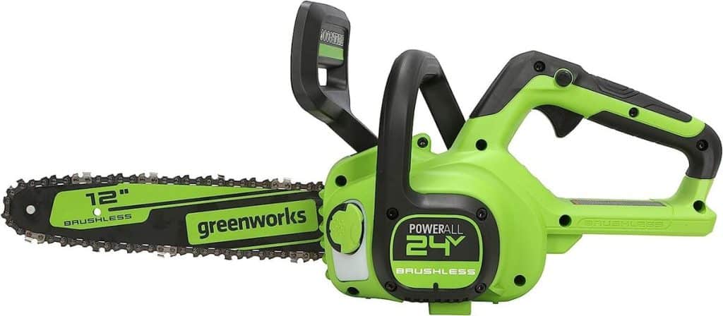 Test de la tronçonneuse compacte sans fil Greenworks 24 V
