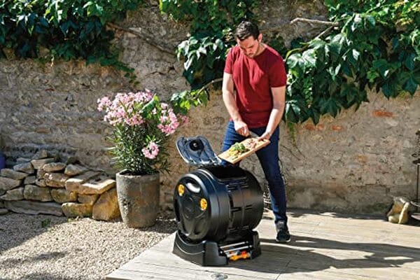 Découvrez notre test détaillé du composteur Hozelock Easymix 2in1 : efficacité, facilité d'utilisation, et conseils pratiques pour un compost maison réussi.