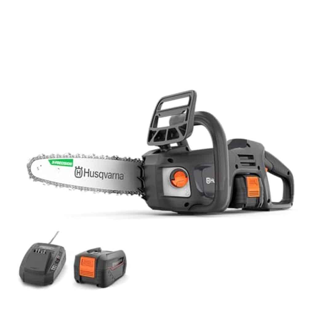 Test de la tronçonneuse sans fil Husqvarna C15X-P4A : vitesse élevée et batterie lithium-ion