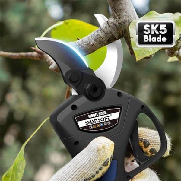 Découvrez le sécateur électrique Swansoft 8605 : performance optimale pour l'entretien de vos vignes et arbres fruitiers. Obtenez une coupe précise et efficace avec cet outil sans fil professionnel.