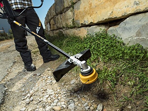 Découvrez notre test détaillé de la débroussailleuse McCulloch B33 B : efficacité de coupe, ergonomie et avis utilisateur pour choisir votre outil de jardinage. 